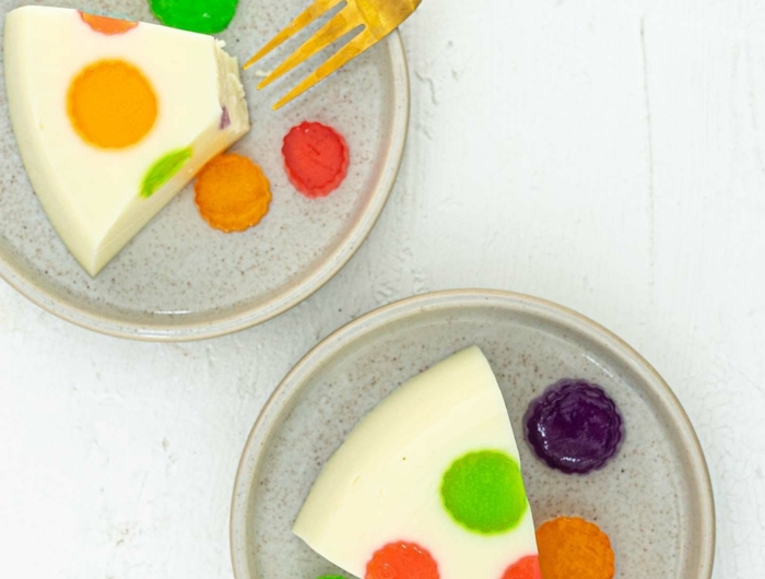 joghurt regenbogen tupfen gelee kuchen mit diy anleitung schritt für schritt kuchen kindergeburtstag 1 jahr