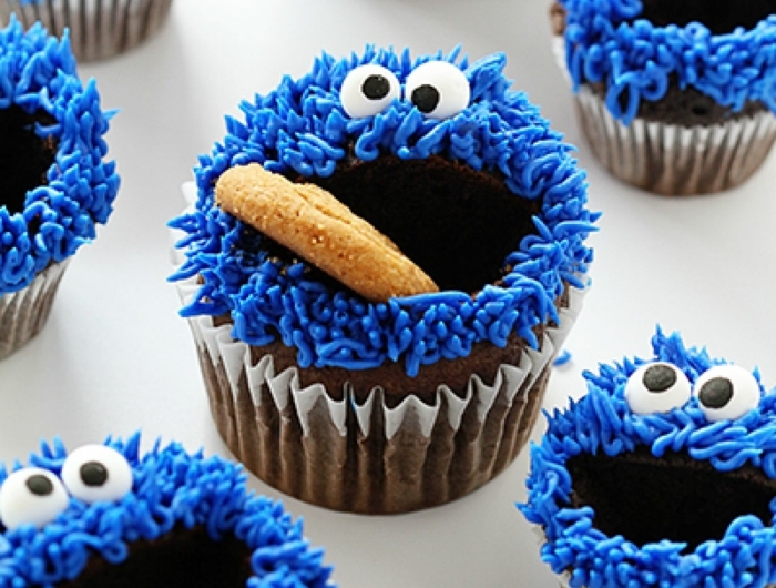 monster muffins cookie monster lustige muffins für kindergeburtstag cupcakes rezept backen leckere ideen