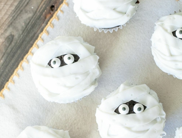 mumie cupcakes originelle backideen monster muffins für kindergeburtstag lustige ideen für muffins