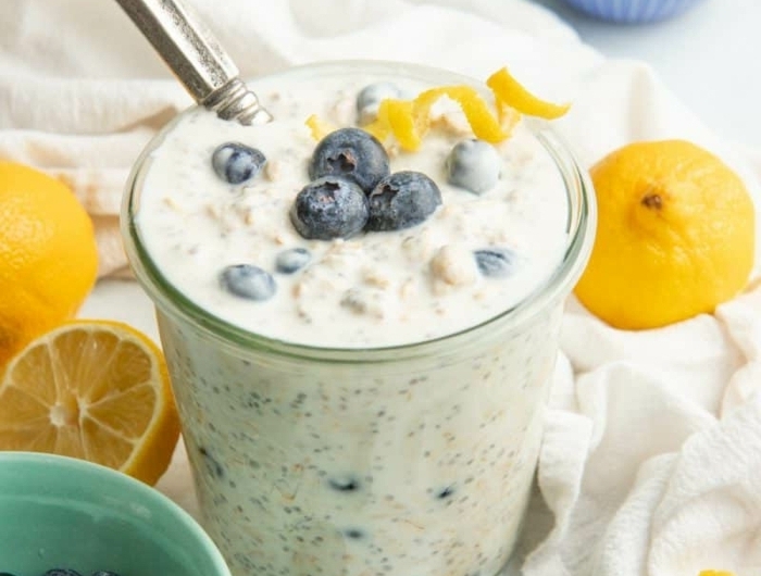 rezepte zum vorbereiten am vortag overnight oats mit blaubeere und zitrone haferflocken mit joghurt und obst