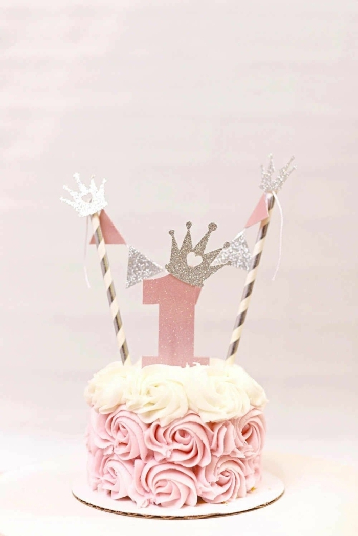 schnelle kuchen für kindergeburtstag torten dekorieren rosa kreme kleine torte zum ersten geburtstag