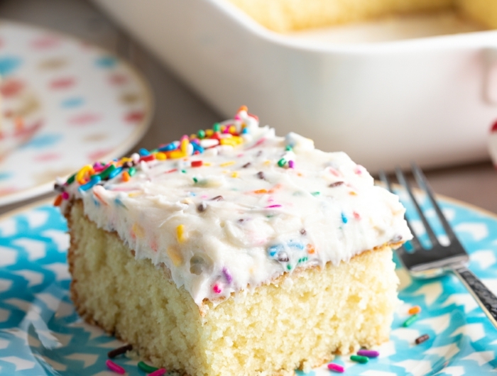vanille kuchen rezepte einfach und schnell mit wenig zutaten mit bunten zuckerstreuseln