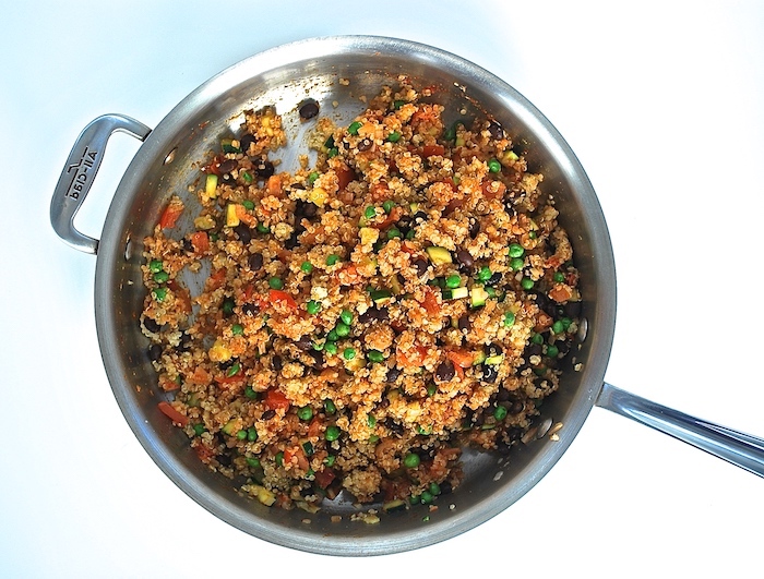 wie kocht man gefüllte paprika vegetarisch ein topf mit couscous petersilie gefüllte paprika mit couscous