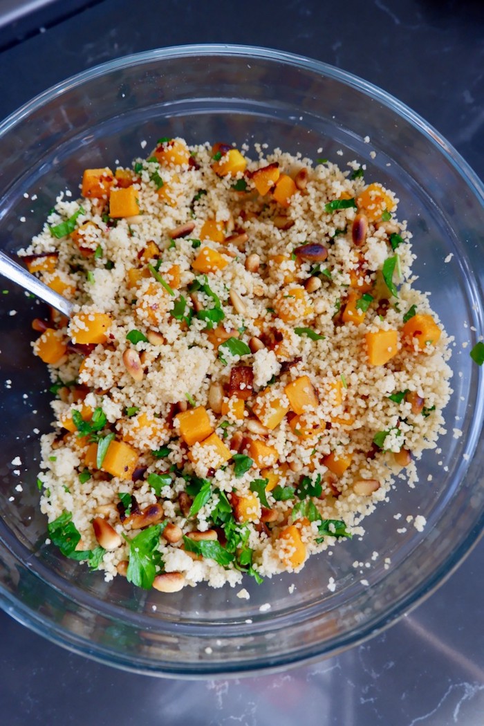 wie kocht man gefüllte paprika vegetarisch pfanne mit couscous und petersilie rezept für vegetarisch gefüllte paprika