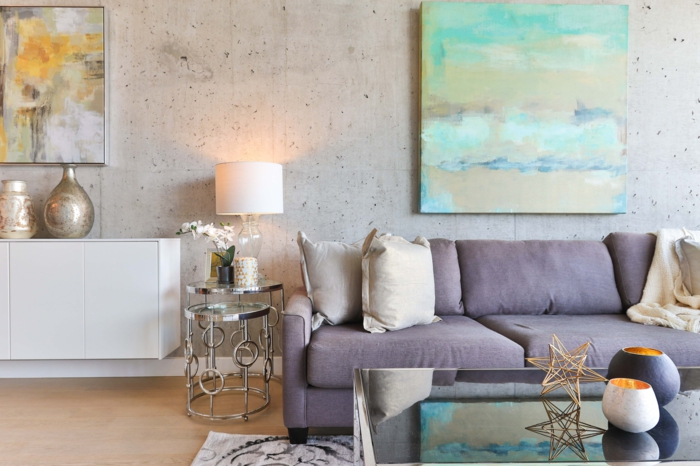 4 wanddekorationen wohnzimmer deko in industrial stil graues sofa große bilder betonwand