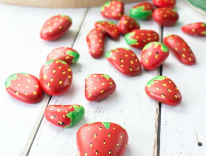 deko ideen garten selsbtgemachte gartendeko aus steinen erdbeeren aus kleinen steinchen machen