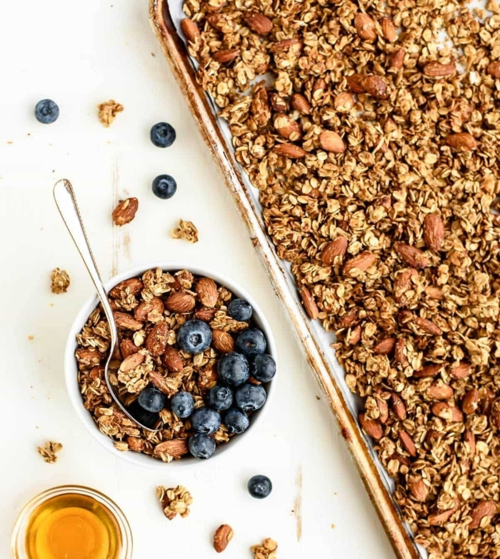 gesundes müsli selber machen granola ohne zucker zuckerfreies granolarezept frühstück high fiber protein blaubeeren