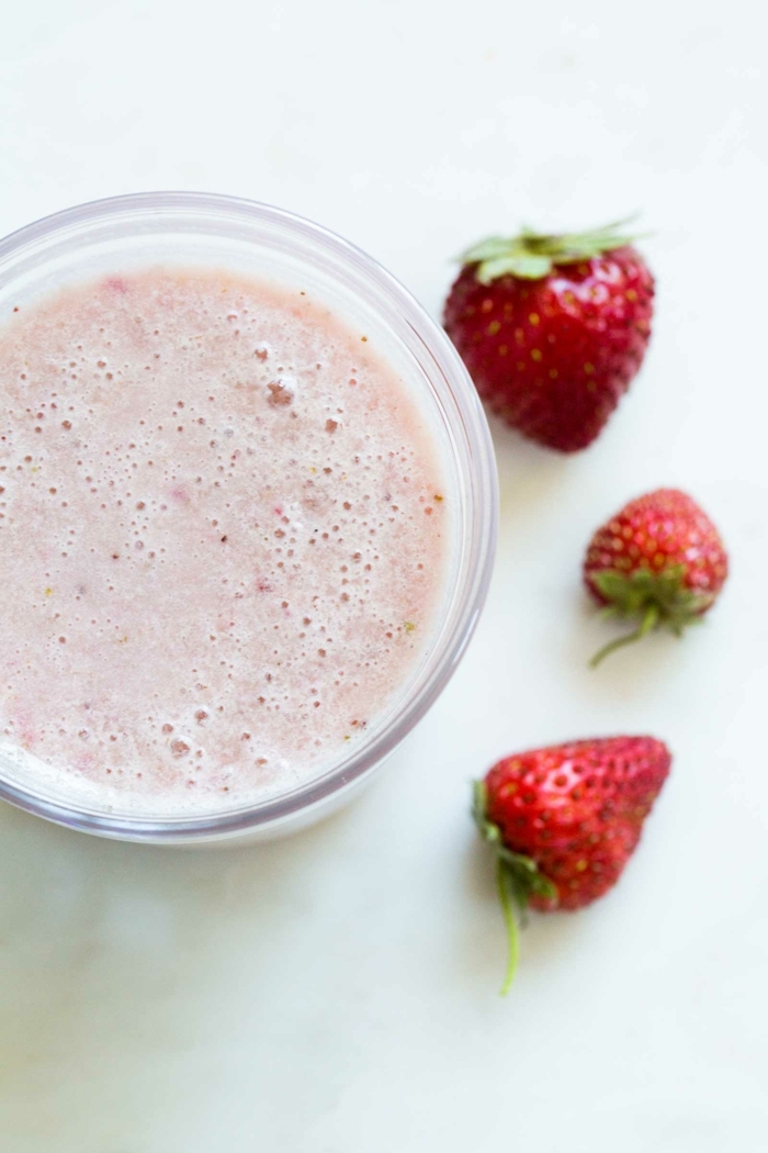 protein zum abnehmen sport und erdnöhrung shake mit erdbeeren erdbeerenshake proteinshake rezept