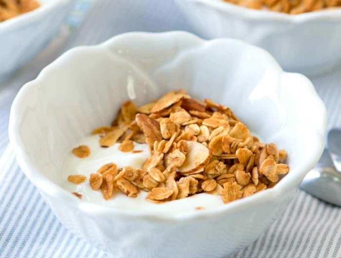 was ist granola gesundes frühstück mit haferflocken müslirezept knuspermüsli zubereitung