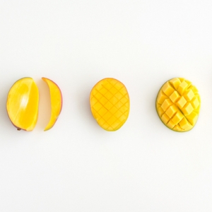 wie kann man eine mango schneiden schritt für schritt eine reife mango ein mango igel