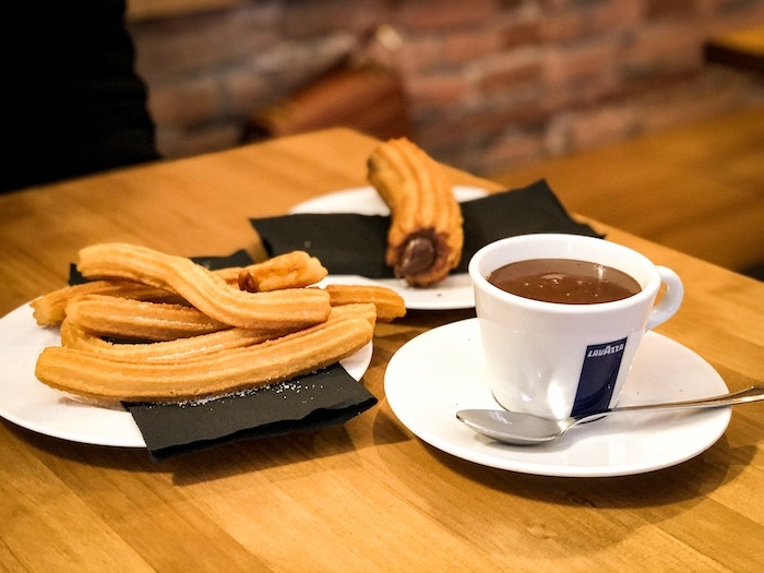 churros con chocolate selber machen frreunde zu kaffe und kuchen einladen was kann man heute machen kuchen machen