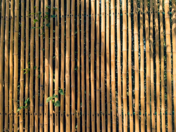 garten ideen gartenzaun aus bambus bambuszaun gartengestaltung natürliches material