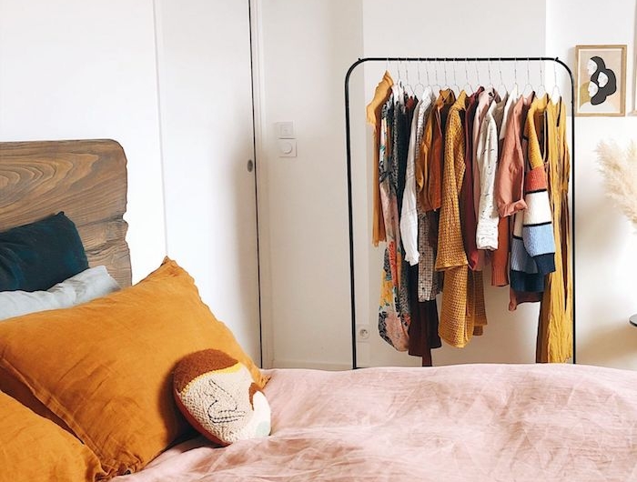 große gelbe kissen jugendzimmer ideen für kleine räume teenager schlafzimmer interior design klamotten auf kleiderständer tumblr zimmer