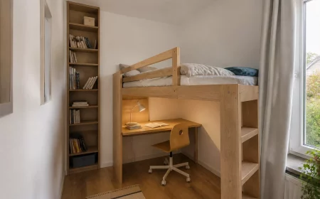 Jugendzimmer Ideen für kleine Räume: Hochbett mit Schreibtisch darunter