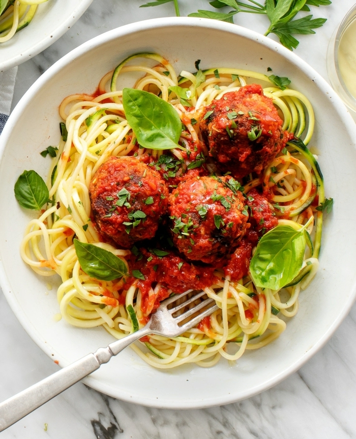 Spaghetti Mit Scharfer Tomatensoße Und Kichererbsen — Rezepte Suchen