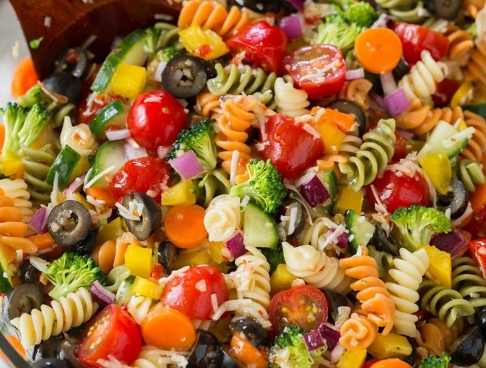 was soll ich kochen gesunder pasta salat mit gemüse vitaminreiches essen vegetatische gerichte