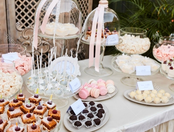 candy bar gläser hochzeit ideen kleine desserts pralinen muffins törtchen für die gäste
