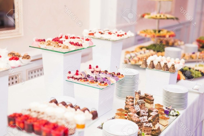 candybar ideen kleine leckereien tisch partyfood hochzeitsesssen hochzeitsideen bar mit süßigkeiten