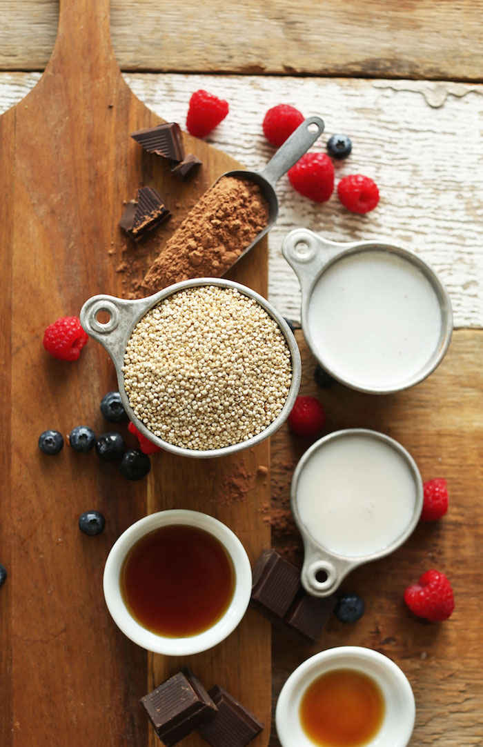 detox kur 7 tage frühstück quinoa schokolade bowl antioxidants tee himbeeren