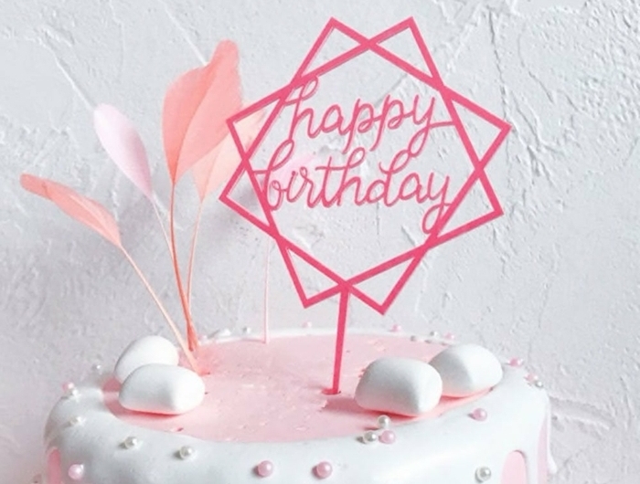 geburtstagstorte für mädchen 14 jährige mädchen drip cake geometrische tortentoppers marshmallows rosa creme tortendeko ideen