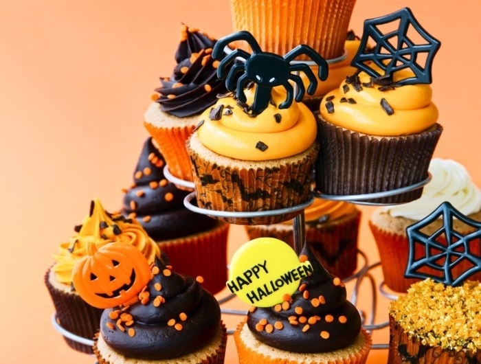 halloween rezepte fingerfood muffins mit kürbis und schwarzer schokolade kürbismuffind cupcakes deko ideen