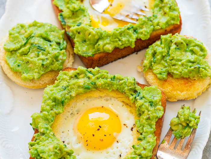schnelle vegetarische gerichte für jeden tag avocado und eier toast frühstück