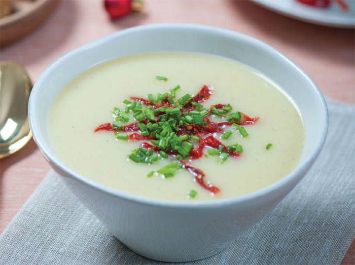 suppe mit paprika rezept für kartoffelsuppe mit würstchen und petersile