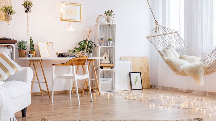 boho deko arbeitszimmer boho einrichtung holztisch weiß blumentöpfe hängematte weiß