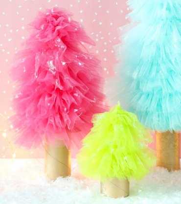 deko wweihnachten selber machen moderne winterdeko tannanbäume aus papierkegeln und tüll diy anleitung