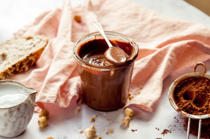 eine pinke decke zutaten für eine nutella alternative milch und haselnüsse