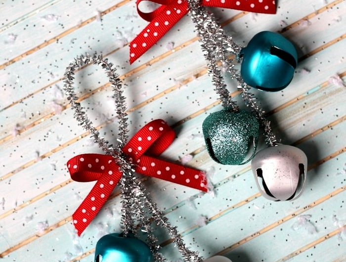 kleine bunte glocken weihnachten ornament weihnachtsbaum dekorieren kreative inspiration