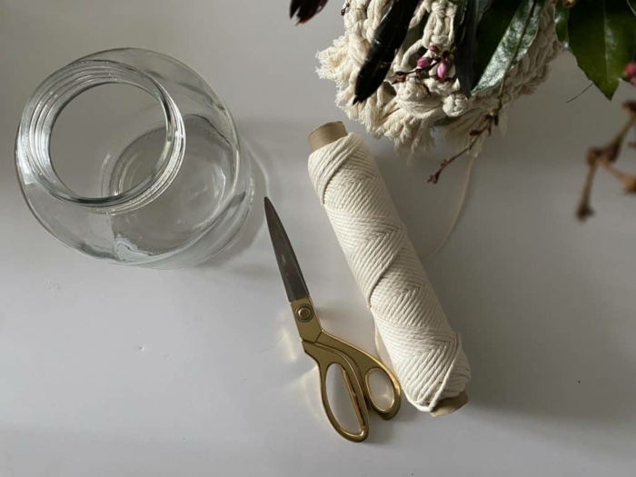 makramee vase diy anleitung nötige materialien einmachglas scheren makramee garn weiß