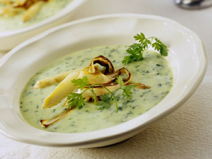 petersilienwurzelsuppe rezept eine grüne suppe mit kartoffeln petersilie und sahne