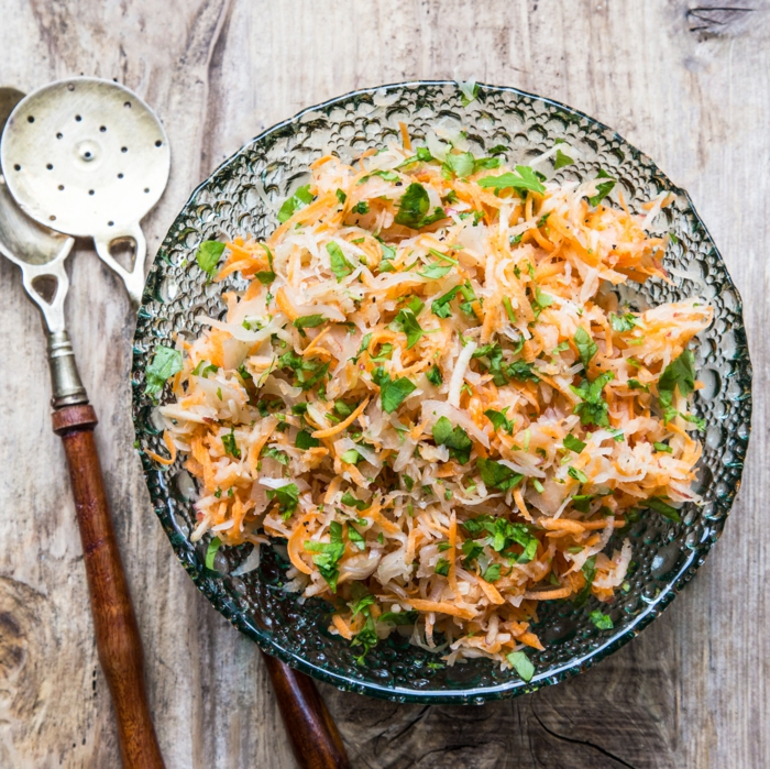 gerichte mit sauerkrauer veganer sauerkrautsalat mit 3 zutaten leckere und schnelle gerichte abendessen gesunde ernährung