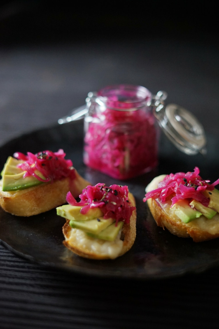 gerichte mit sauerkraut bisse mit avocado und suaerkraut party essen zubereiten mini food horsd’œuvre ideen