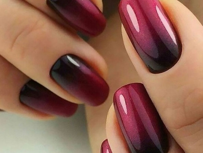 ovale nagelform elegante maniküre dunkle nagellackfarben ombre nails inspiration ideen