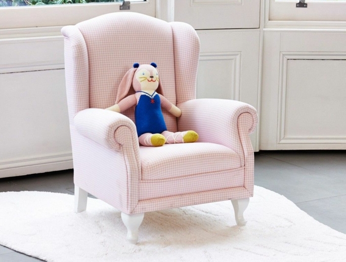 polsterstoffe für stühle kaufen möbelbezugsstoff richtige polsterstoff für stühle im kinderzimmer hellrosa plüsch spielzeug helles zimmer