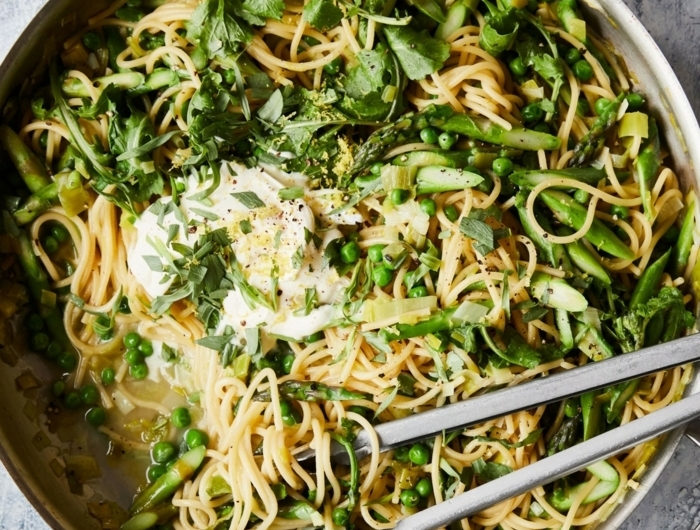 rezepte mit nudeln vegetarische gerichte pasta mit gemüse grüne bohnen spinat einfache zubereitung