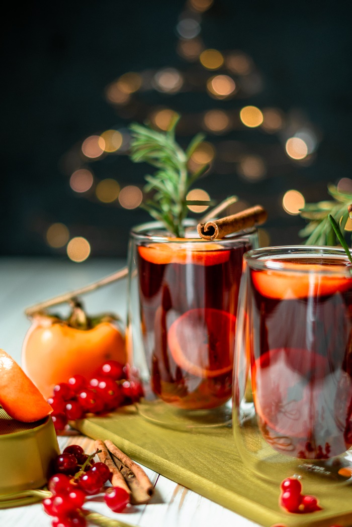 rezepte zu weihnachten glühwein mit orangen zimt und kräutern