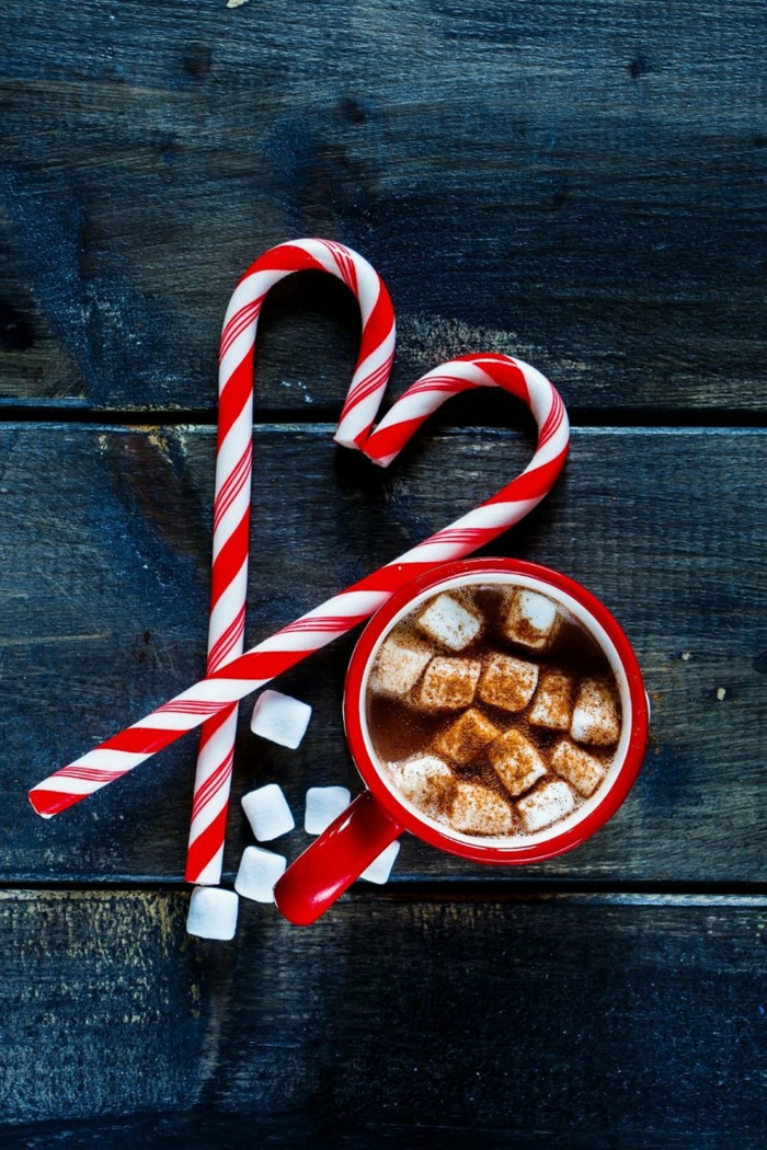rot weiße zuckerstangen herzform tasse mit kaffee und marshmallows weihnachtsbilder kostenlos als hintergrund handy festlich