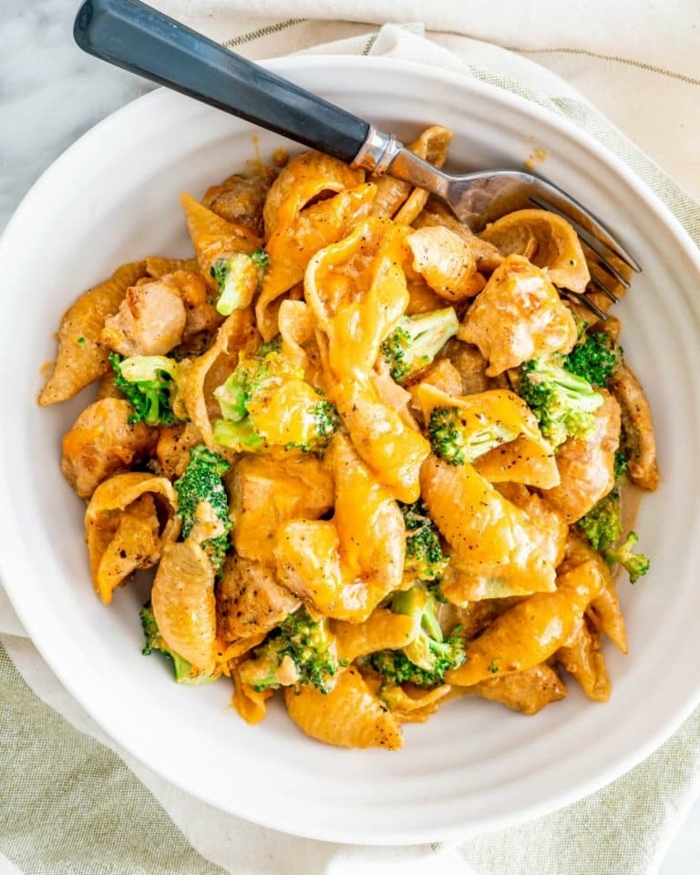 schnelle leichte pasta rezepte hähnchenfleisch mit brokkoli und käse schritt für schritt zubereitung mittagessen