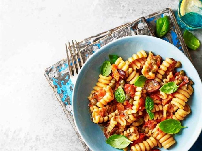 schnelle leichte pasta rezepte one pot gericht frischer basilikum gesund lecker abendessen beispiele