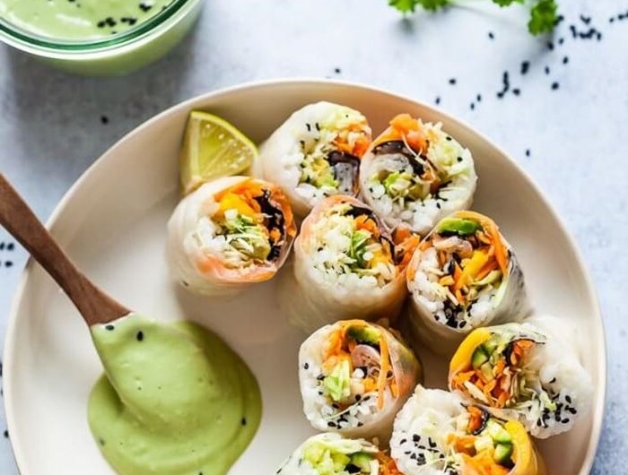 sushi selber machen schritt für schritt anleitung leckere partyrezepte