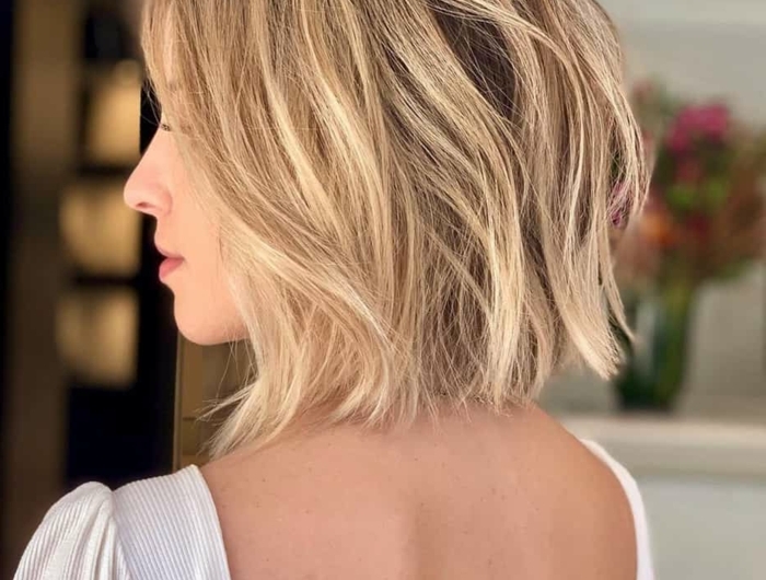 trendige kurzhaarfrisuren frauen 2020 blond mit strähnen damen frisuren kurz inspiration