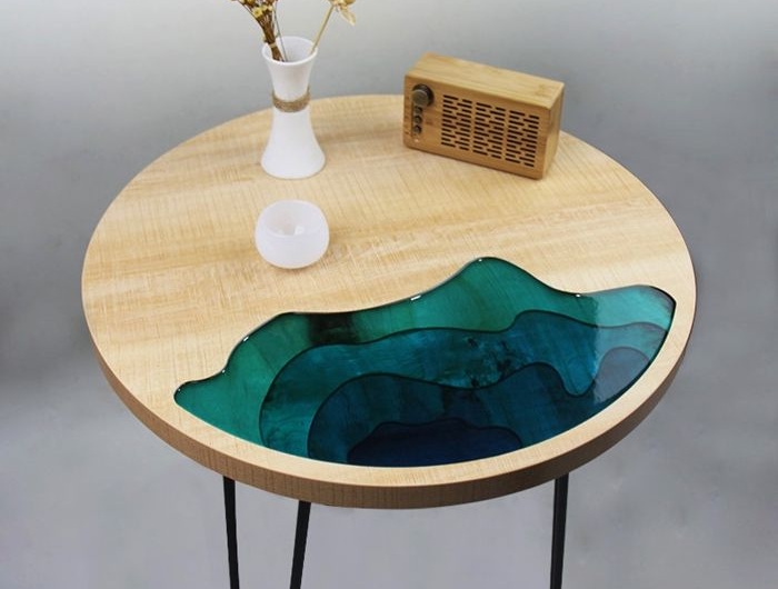 epoxy river table rundertisch aus holz und harz epixidharztisch einzigartige möbel