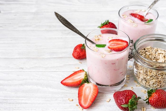 fruchtjoghurt selber machen joghurt mit erdbeeren vollmilchjoghurt