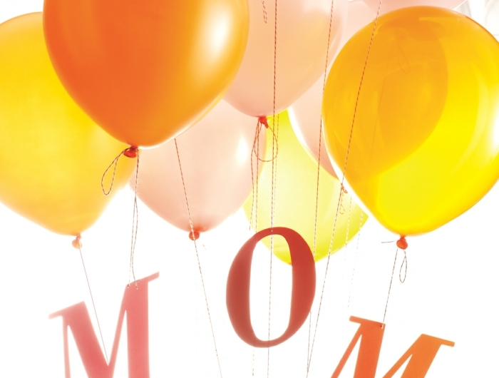 party ideen für mama muttertagsgeschenk selber basteln viele bunte luftballons kreative ideen