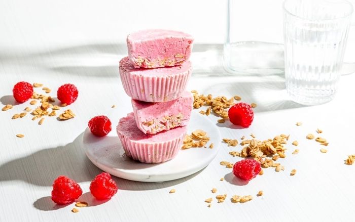 rezepte mit joghurt frozen cupcakes mit kokosjoghurt und erdbeeren