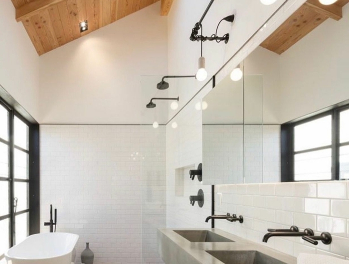 scandi style badezimmer einrichten mit badewanne decke aus holz dachfenster austauschen kosten infos und tipps