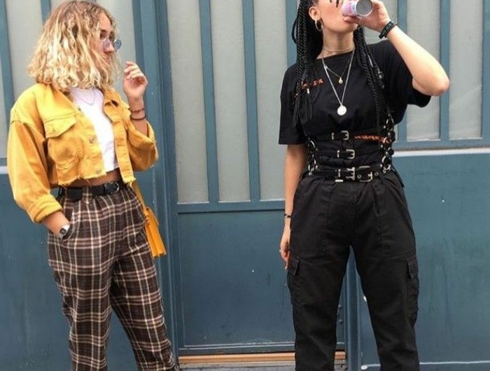 street style inspo retro grunge aesthetic schwarzes outfit rote sneakers karierte hose gelbe lederjacke weiße sneakers inspo street style